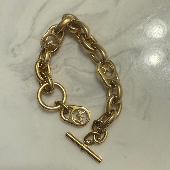 Michael Kors Gold Logo Chain Bracelet - Picture 1 of 2